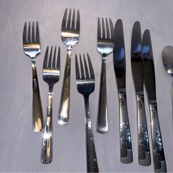 Oneida Quadratic Stainless Steel Flatware Cutlery 11 Pieces Partial Set - Picture 8 of 10